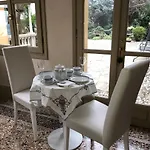 Costanza Bed & Breakfast 4*