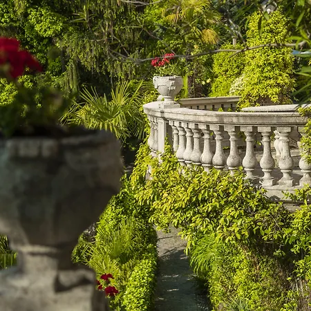 Costanza Bed & Breakfast 4*