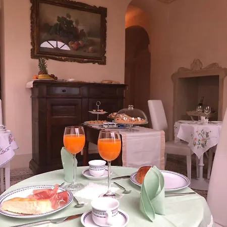 Alojamento de Acomodação e Pequeno-almoço Costanza 2*