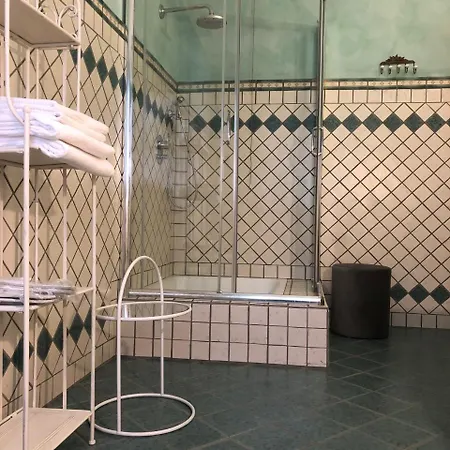 Costanza לינה וארוחת בוקר